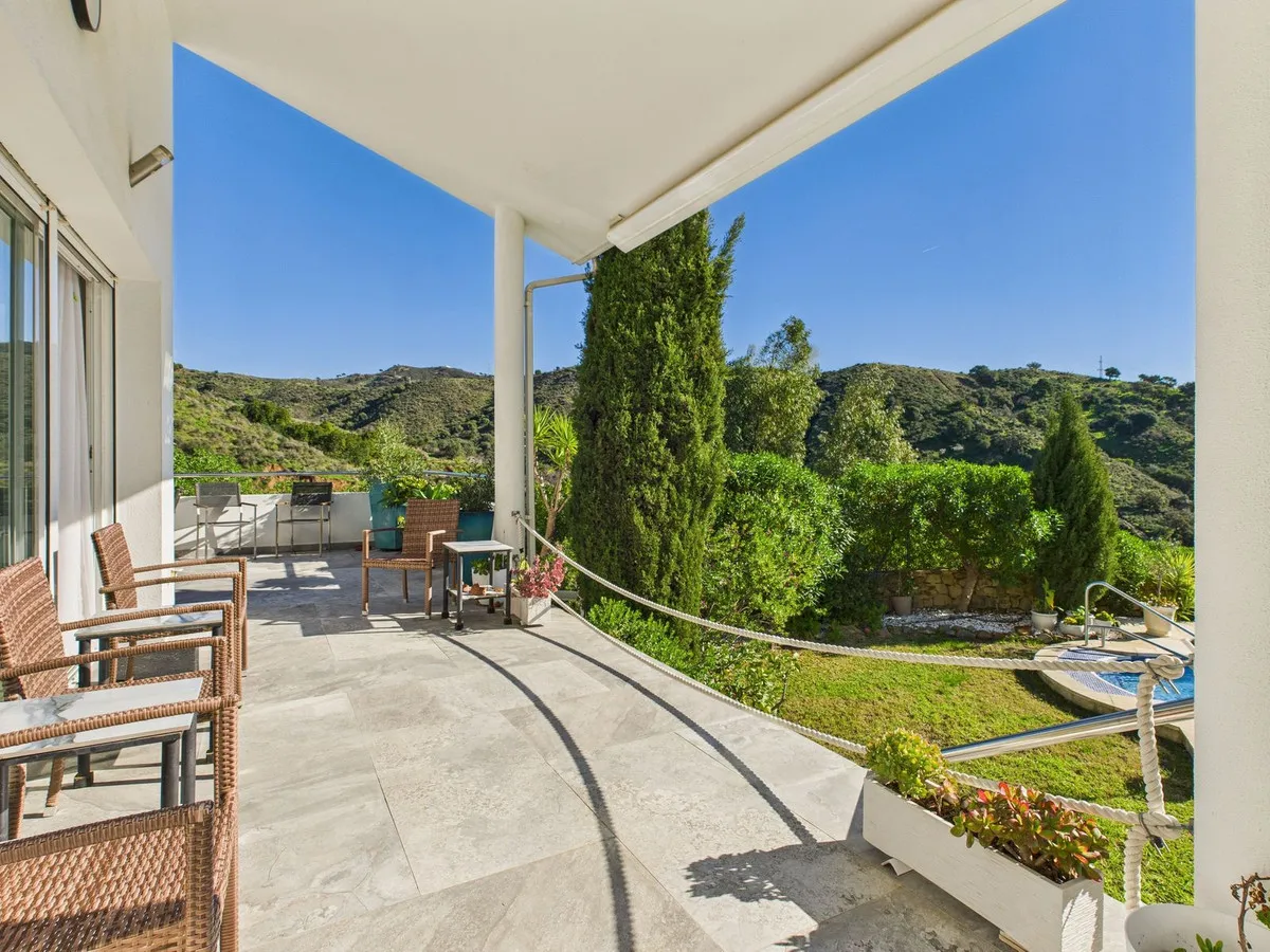 e8635bef-f648-4a92-91f3-a2beae366c16