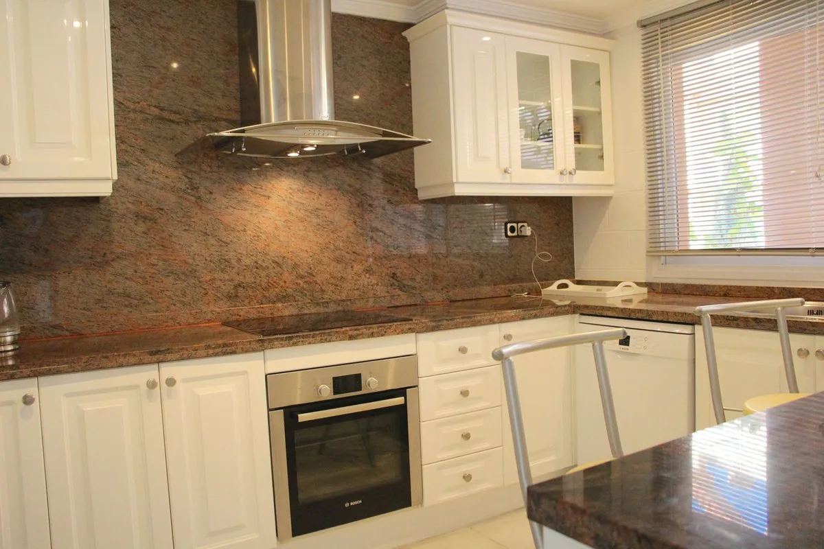 6f6babc2-f785-4861-8add-6bad3e3c749e