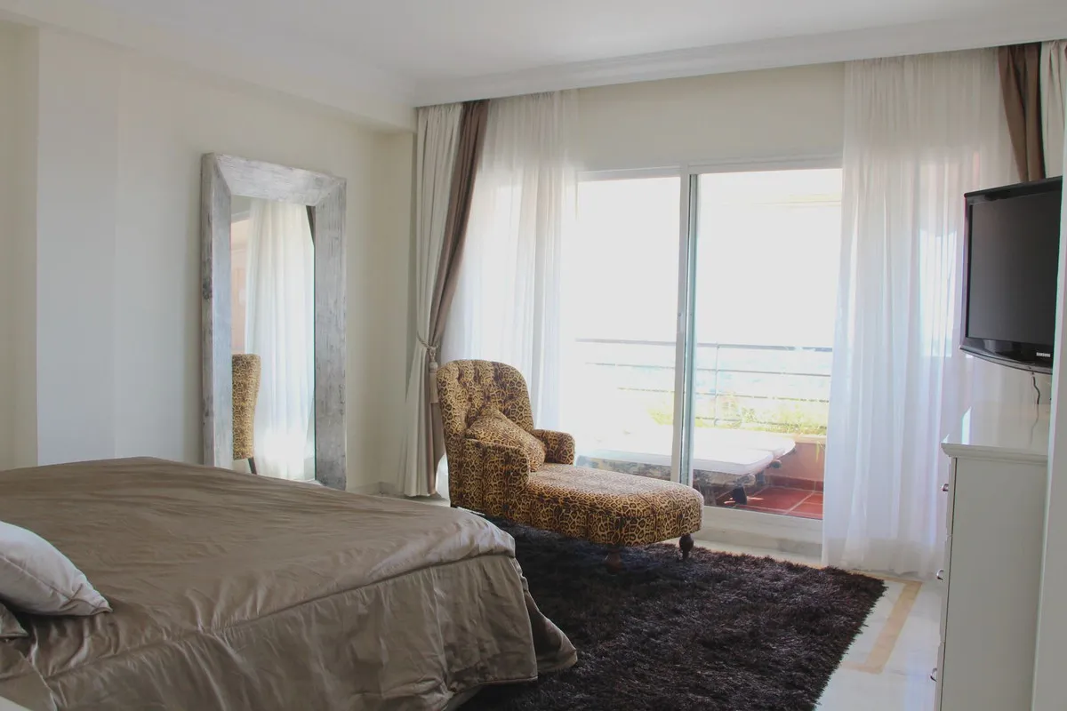 d9501019-b77c-402f-9050-25a32c4e8110