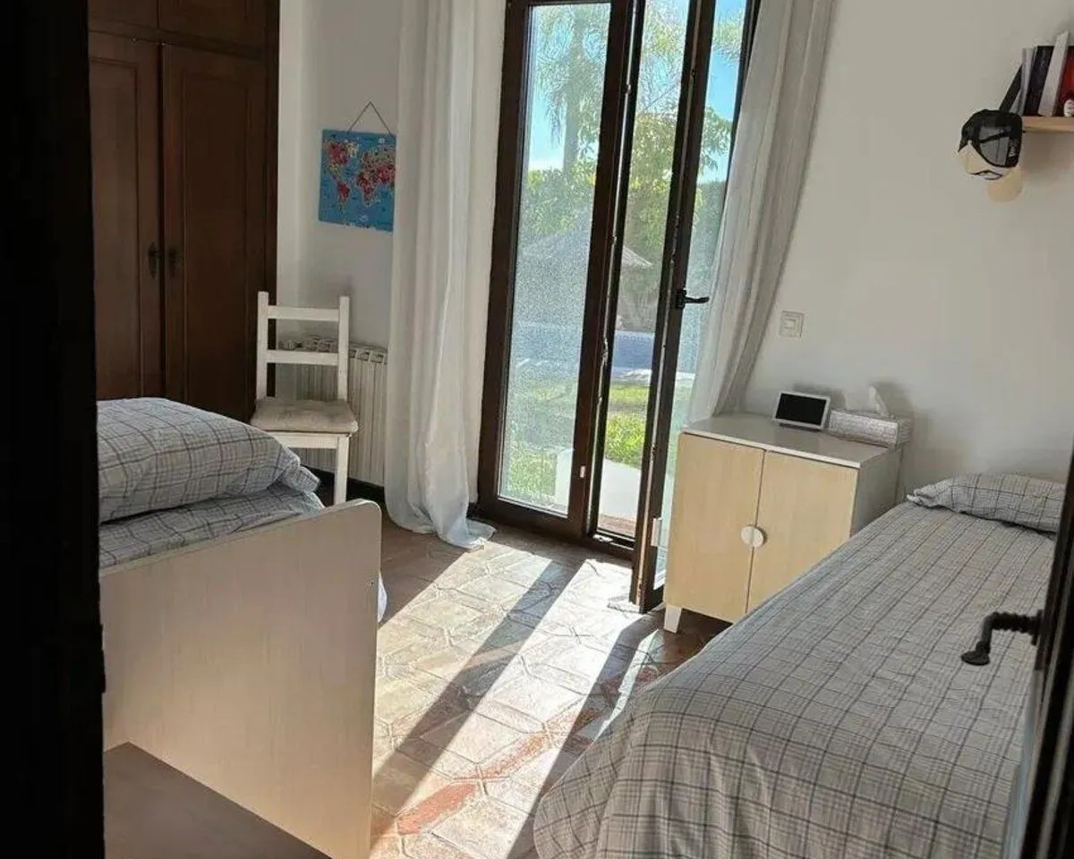 f0fc11dd-3088-4005-a1ec-c72ea70a44ff