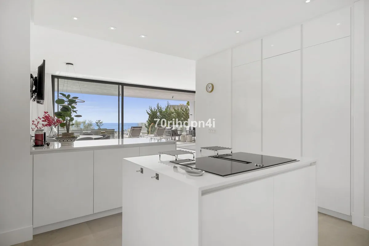 Luxury Frontline Golf Villa in Cabopino, Marbella