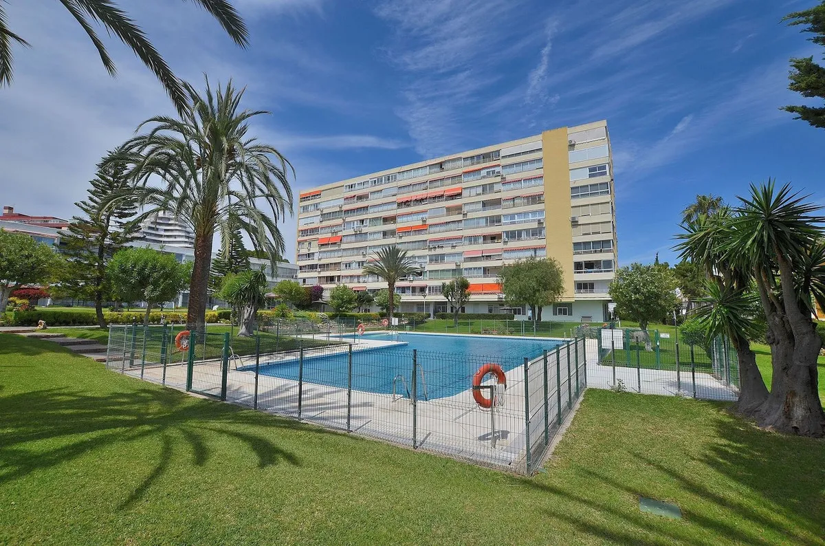 Top Floor Sea View Corner Apartment in Benalmádena