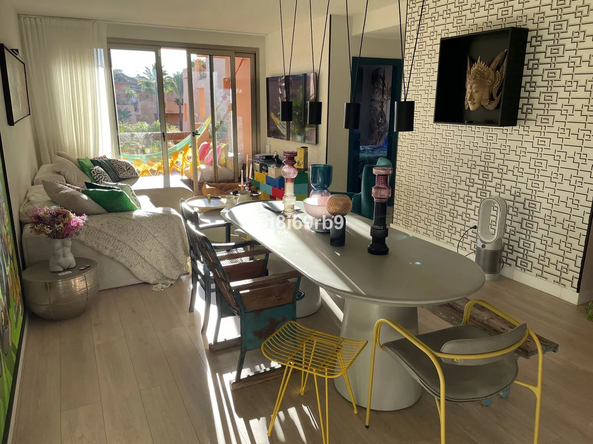 75ff70e5-2b3e-411a-8f8f-d7642219e24f