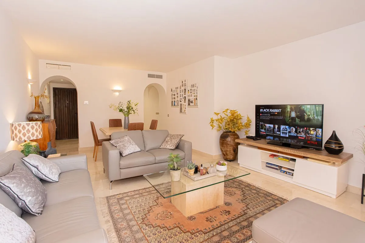 Tranquil 2-Bed Apartment in Bel Air, Benahavís