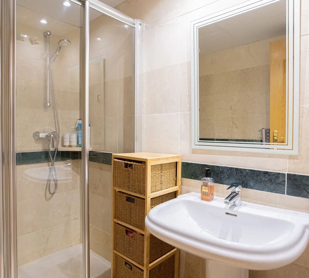 1044a6eb-9062-4fa2-bb74-209da278cc30