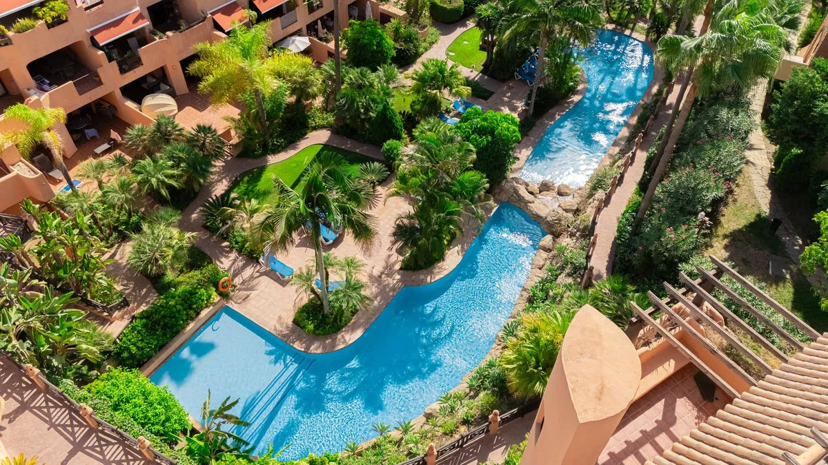 6770693b-bf4c-4208-8d27-6e1bdfb4516e