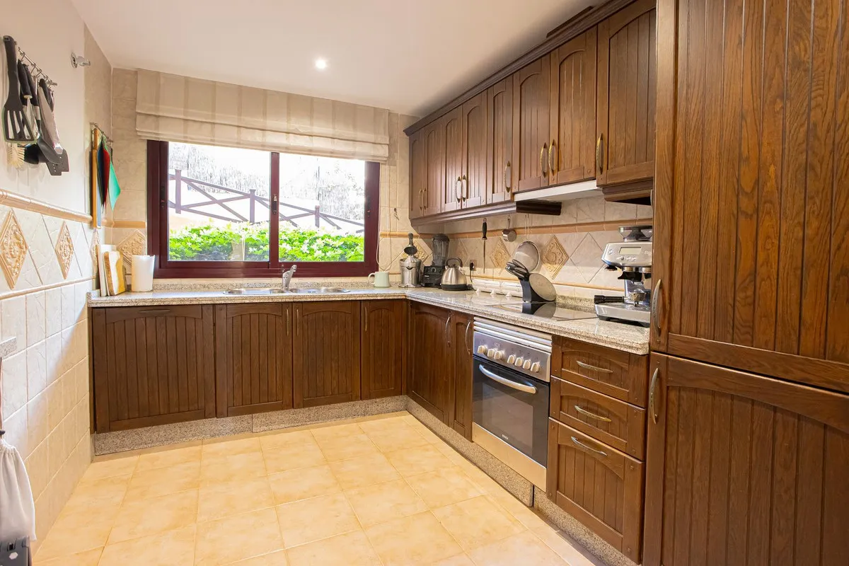 bbeba1b0-d7cc-40f6-a637-bdbfca697ddf