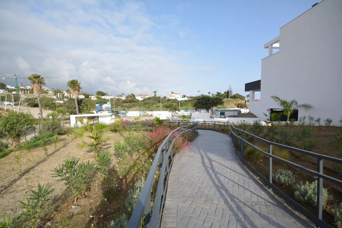 7565cb10-ece6-400c-8491-5a47ac664bf1