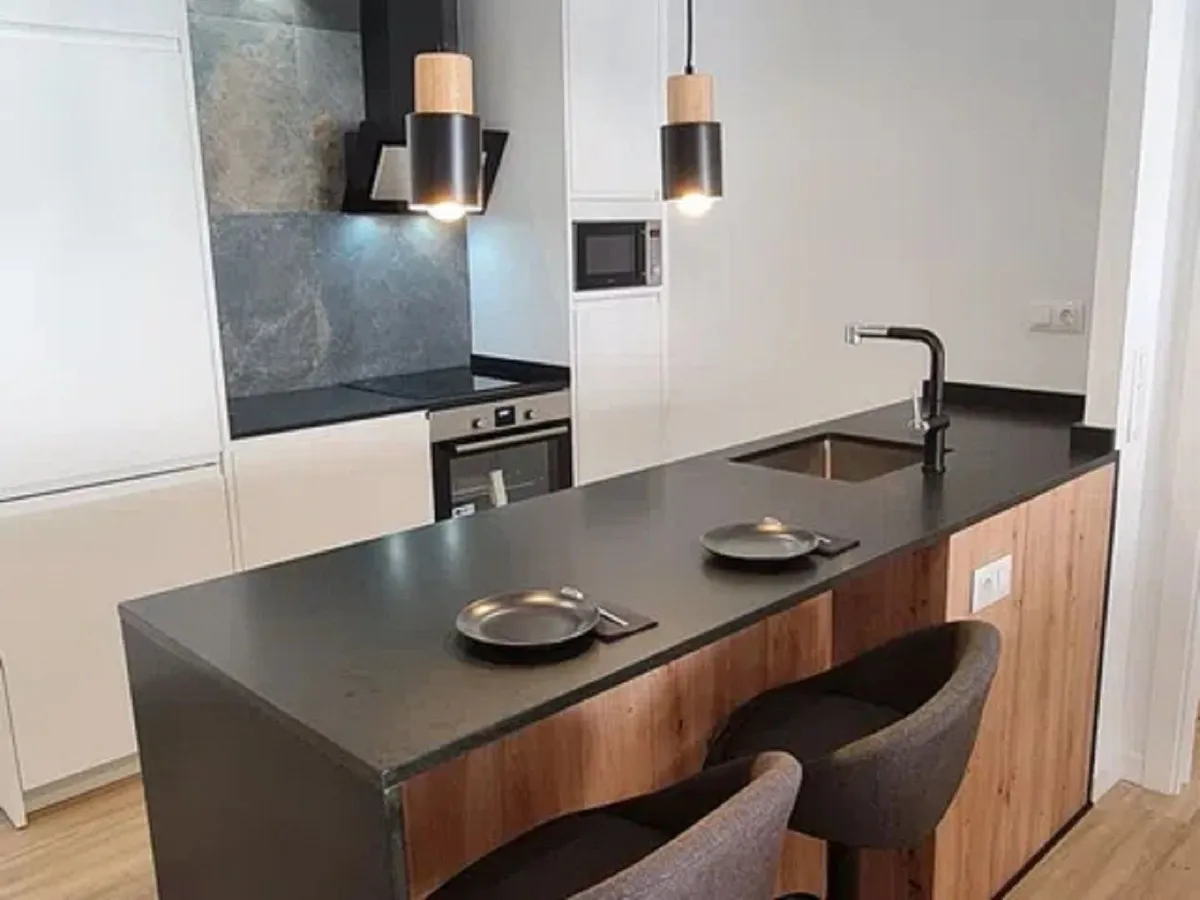 5e092fbe-8172-4a21-ba50-780f4d7fb351