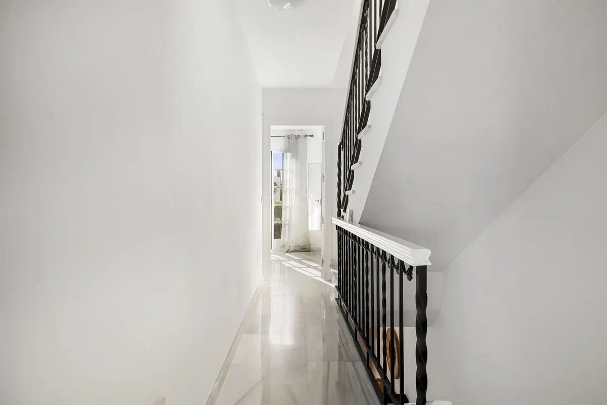 f405fdd1-add9-4199-aa74-2d8cb9198160