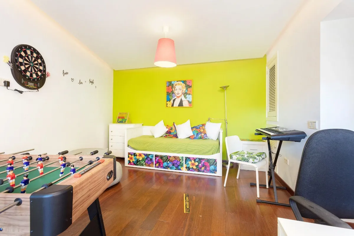 864c37eb-451d-4e2e-bb2a-b6e32dab5846