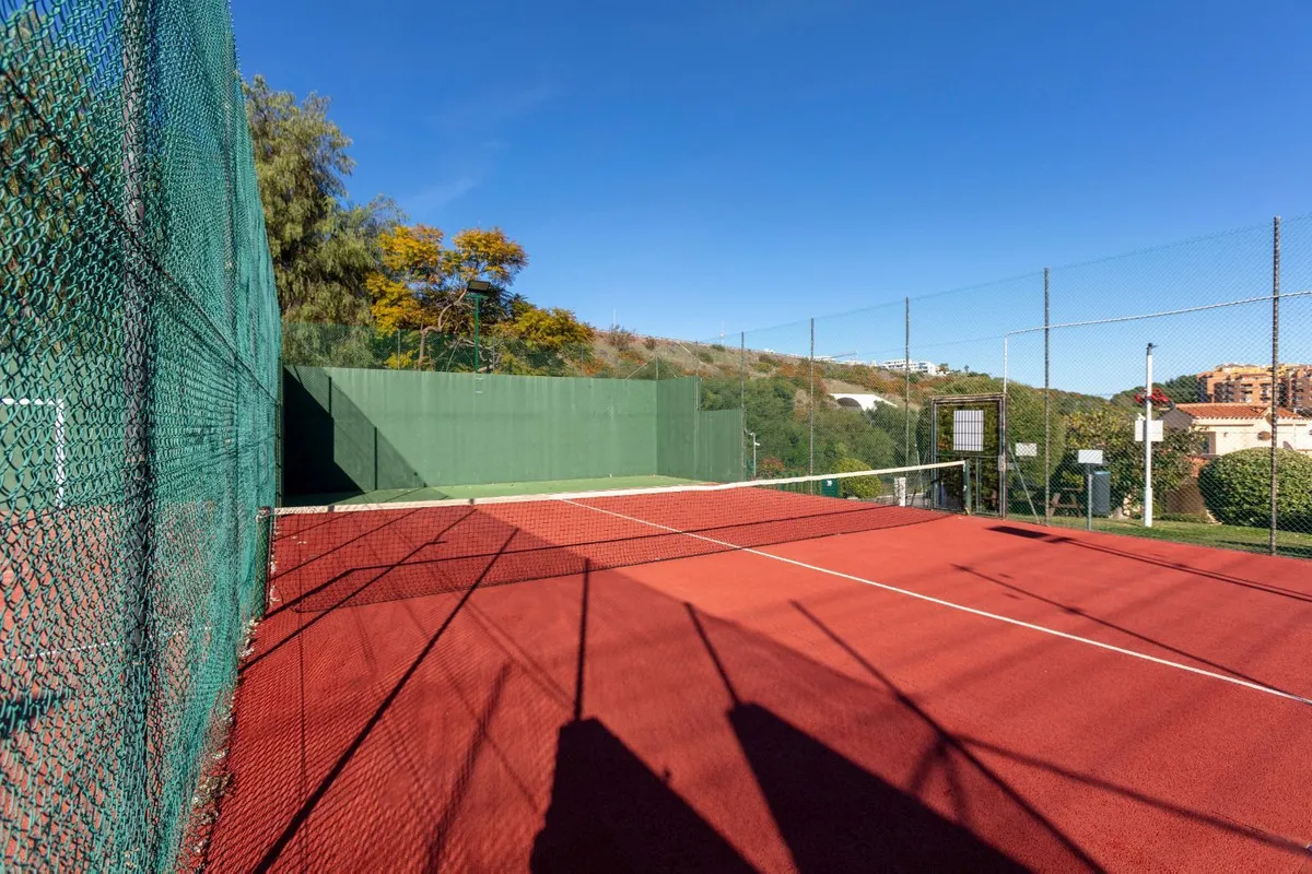 a2292a0d-35c0-48f1-b53b-04f023419678