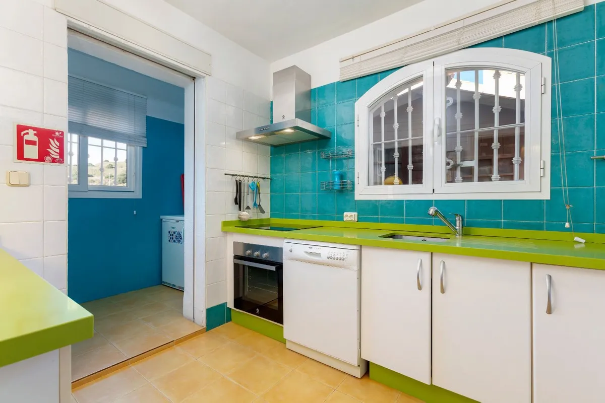 b6a2af61-85fb-450c-a80c-6d4f9e7d503c