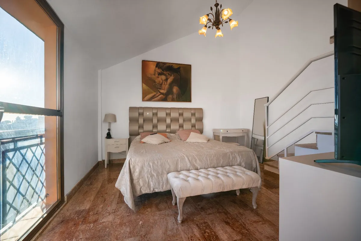 163ba2e6-57a5-4557-bf80-b30dd810f5db