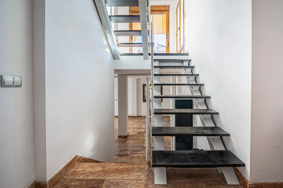 ef773f7a-c4e3-43ae-bf62-4b56d9e0a493