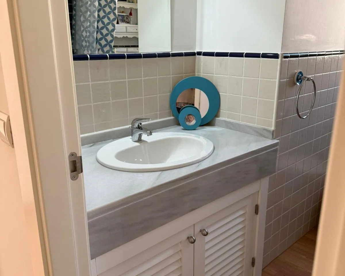 f84a00f2-ea44-4f9c-b13b-6b2c8501f340