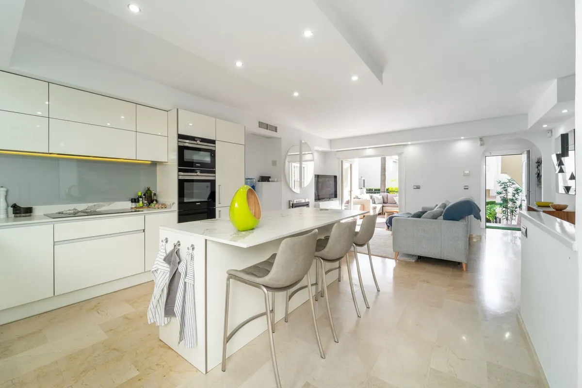 2fe832d3-ccb8-46a2-982d-35018a934fcf