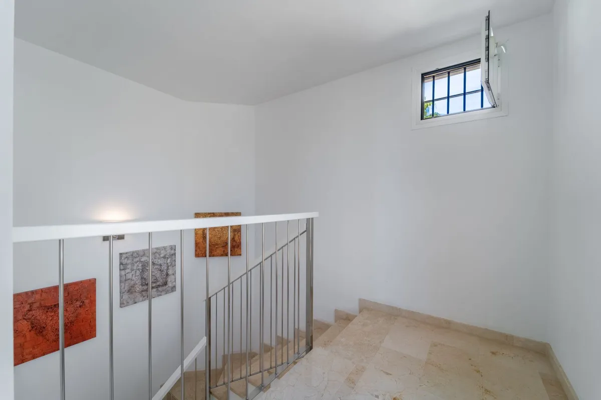 4bd55f04-e68a-47bb-8944-eae09277302e