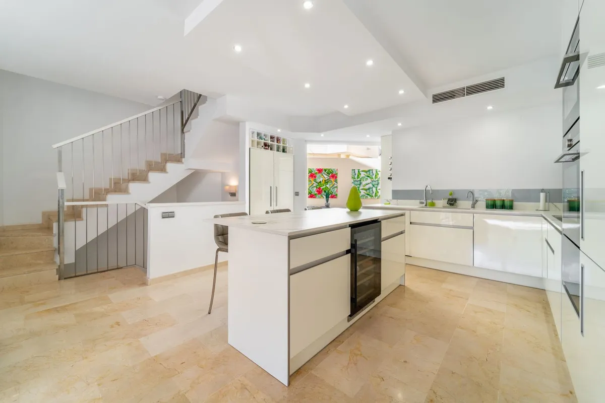 5db34962-81a3-4a2c-a5de-5a5c53eb8766