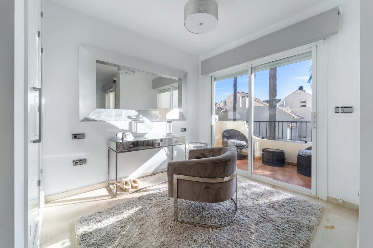 bcd1096c-5d3c-48ca-8d94-f286baff811c