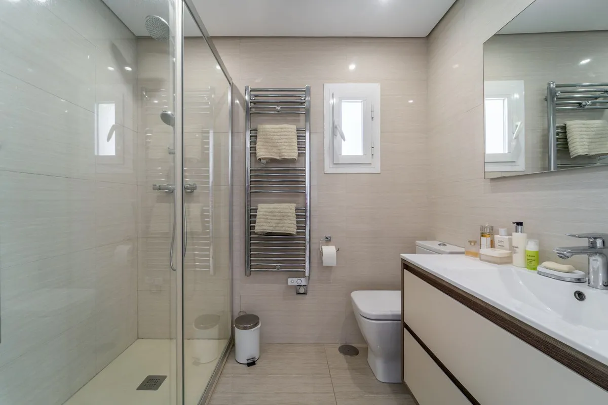 c0901494-4c16-48ff-b120-42c35603744a