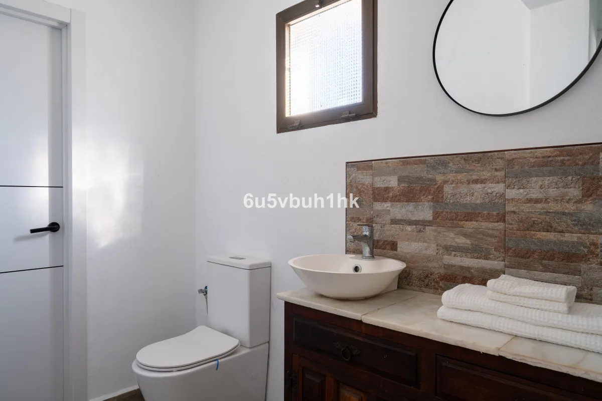 0d506700-0782-484e-83b1-3e82f3fdabbc