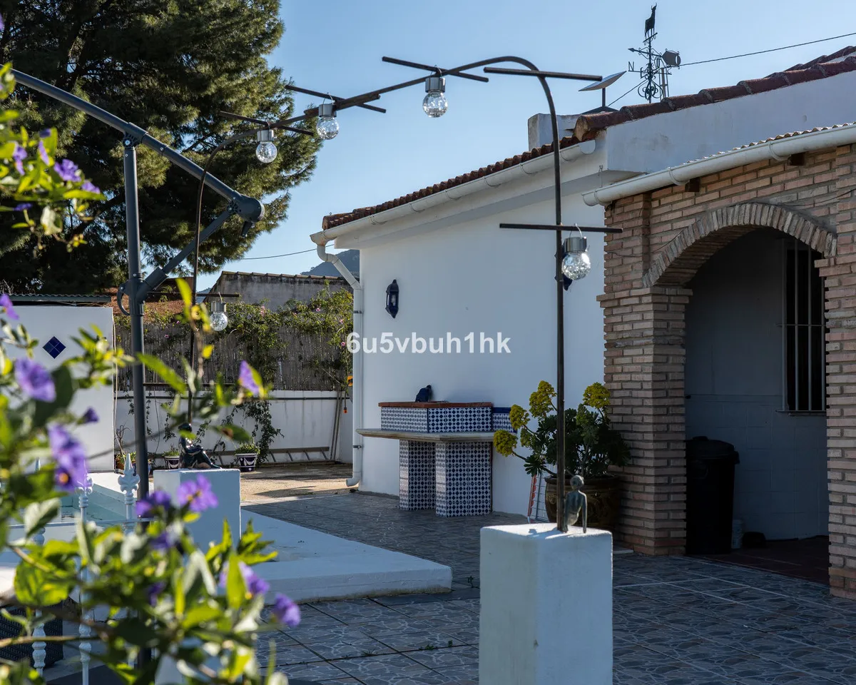 9c692019-fb29-41ea-b225-d8081569a85a