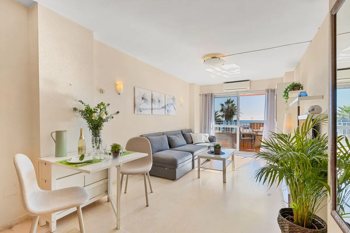 d0b38760-fa0e-46bb-bec8-93c4a4a72c96