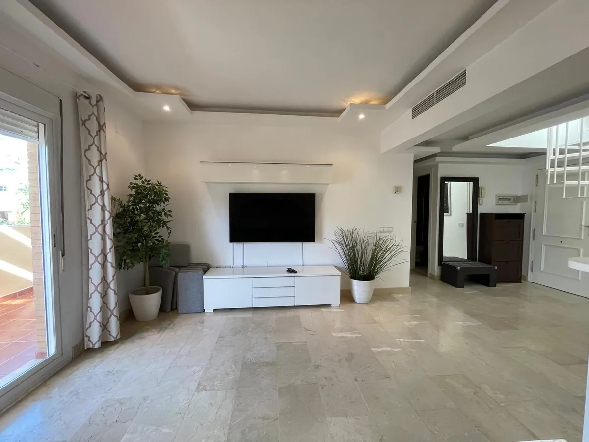 cd9c1256-ecd2-4e27-99c0-035f44021d08