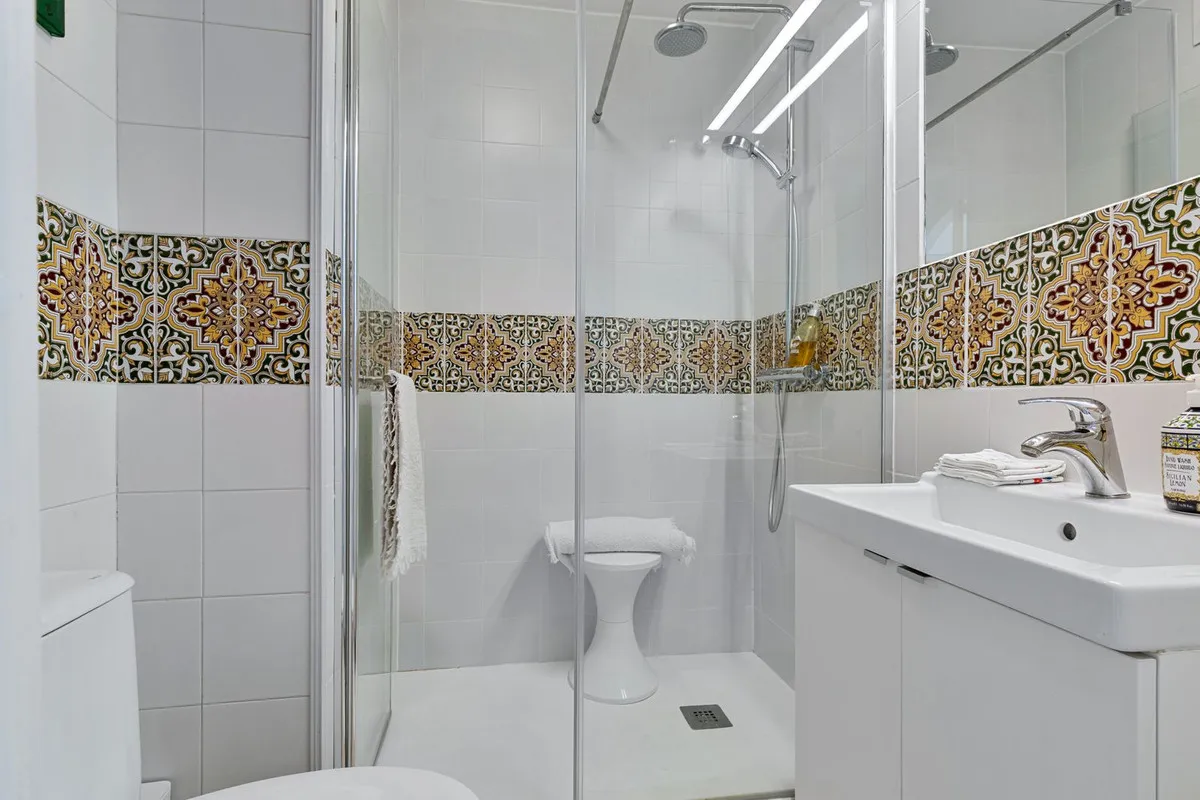 2c73485b-098f-47c1-9ae7-1b9a6530060f