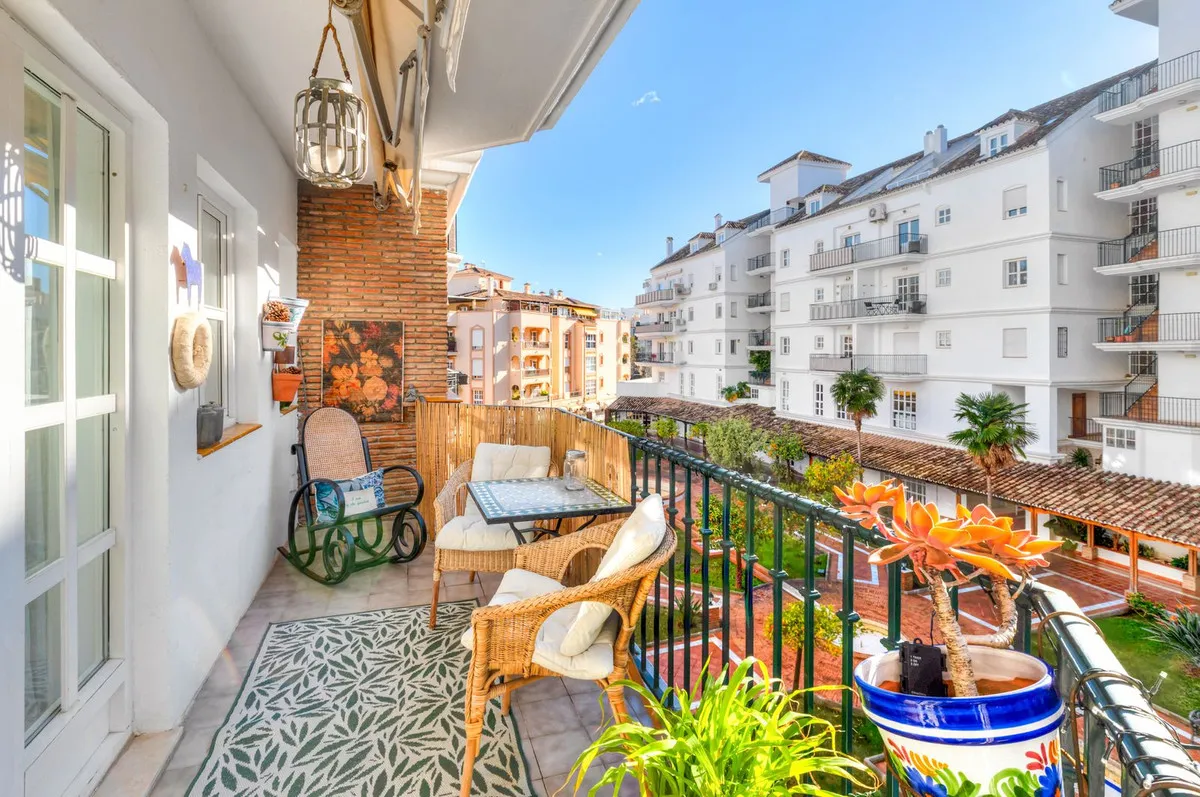 Spacious 2-Bedroom Apartment in Central Fuengirola