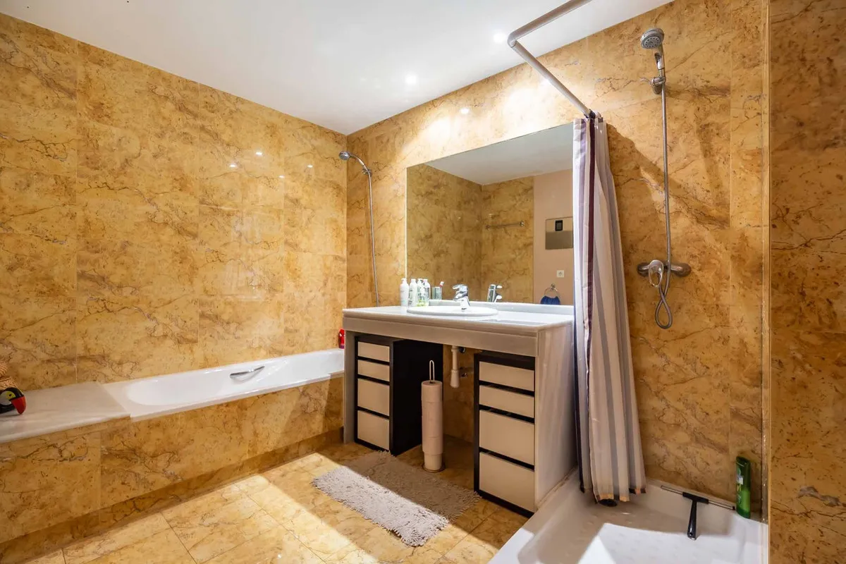 6e6035e6-03b4-49d8-8650-590aa3eaaa16