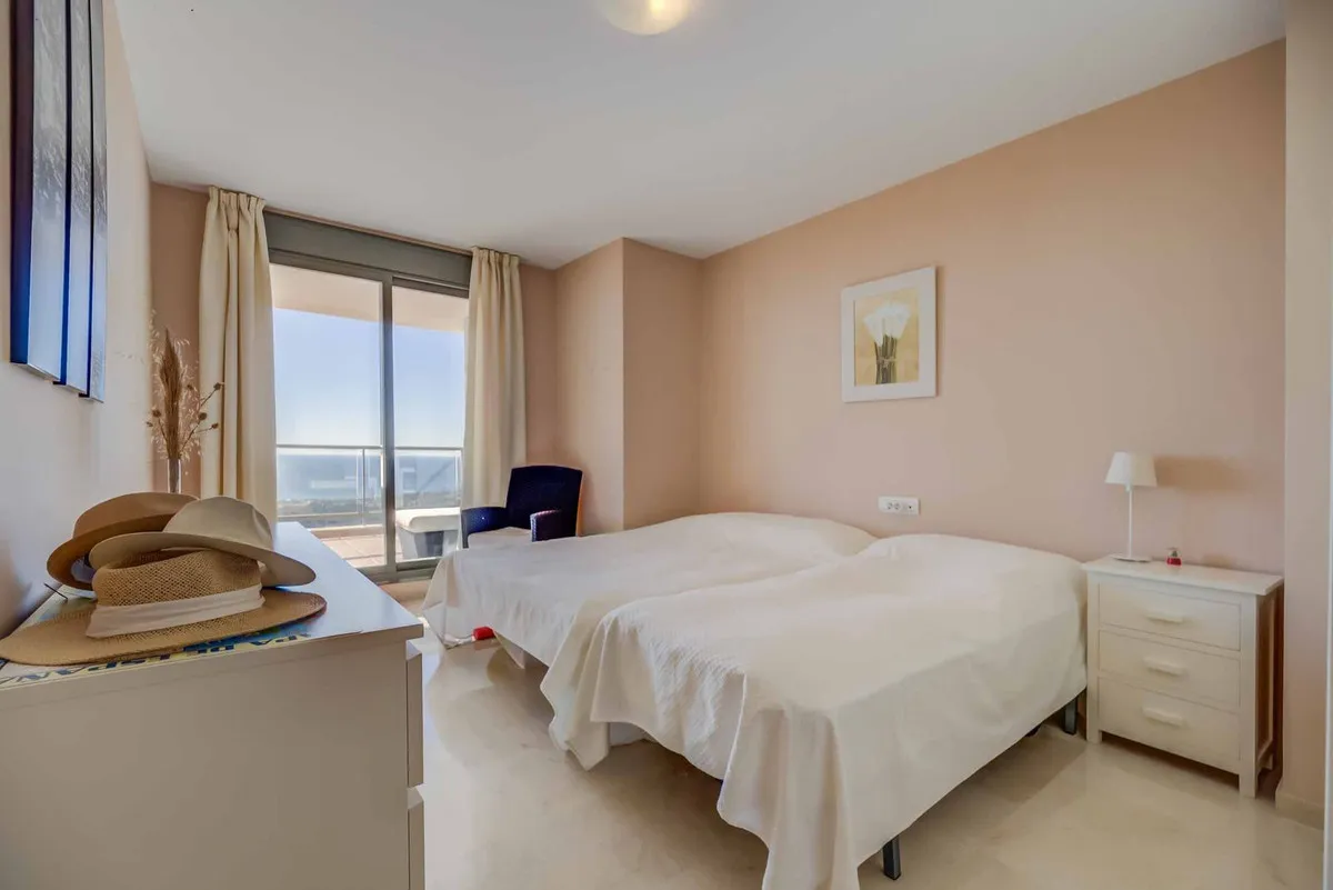 781f012f-f970-4795-be87-24960fd402f0