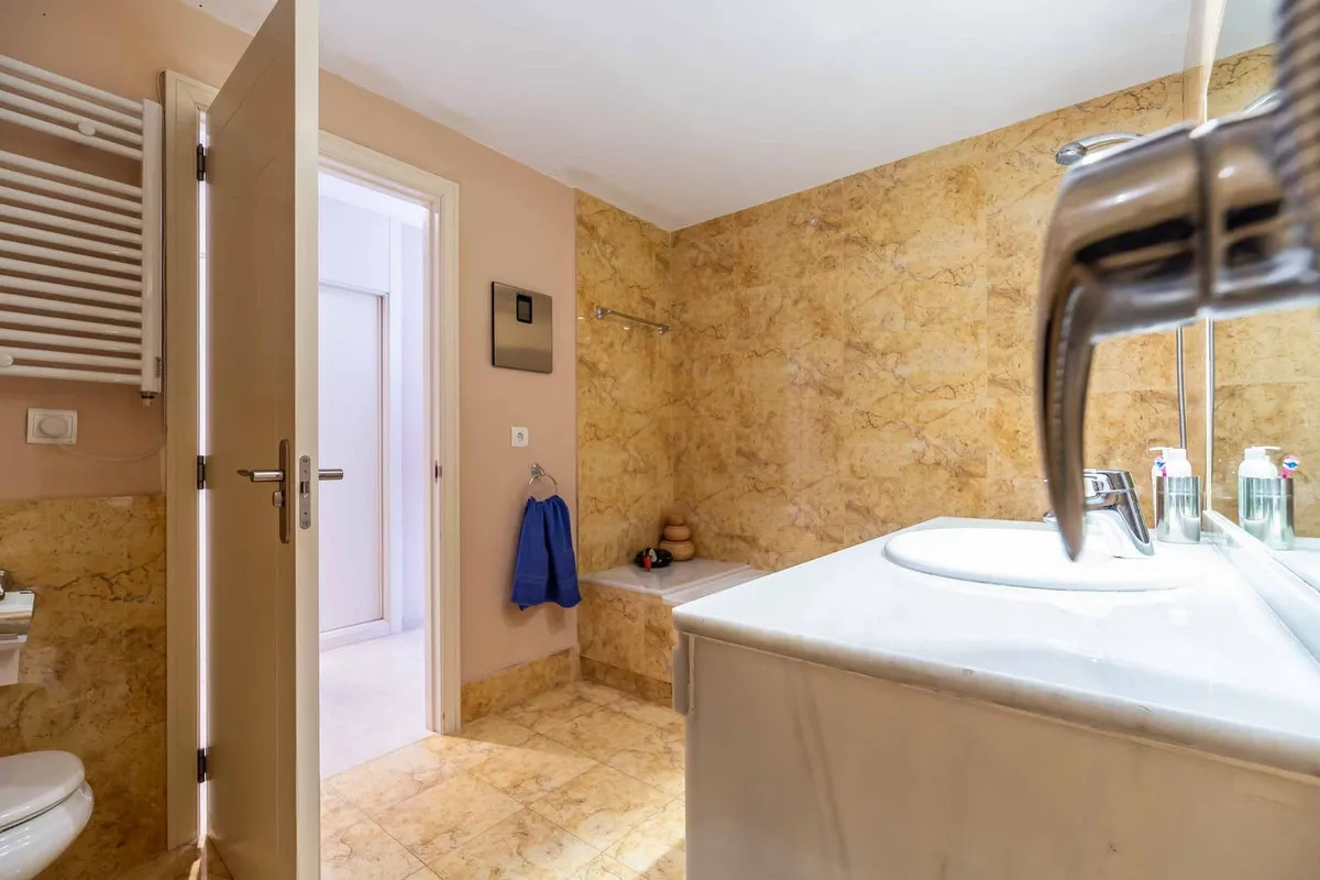 ab3b3be2-9fc6-48db-b4bd-aecdff2c0c61