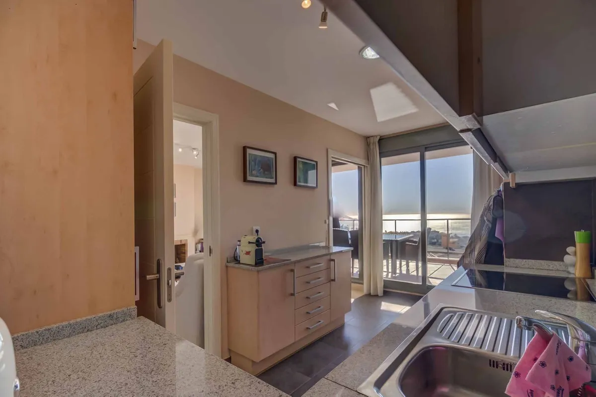 c958b87b-c91a-48d0-99cf-558d023f0e53