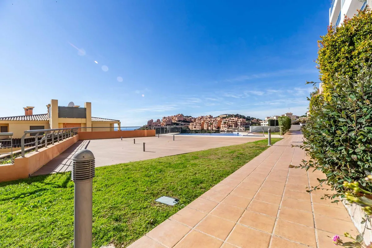 db981296-a1f4-45f7-934e-4ff145e7bd37