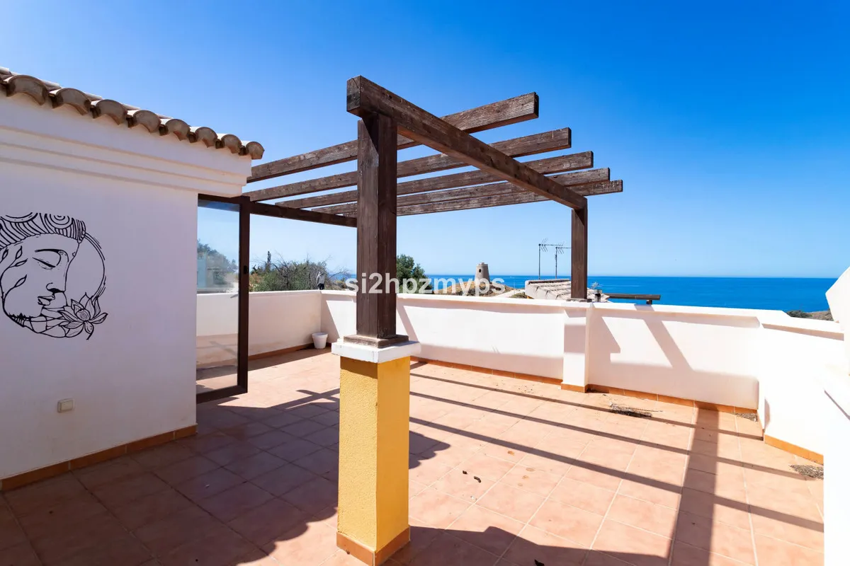 b9cb7d04-8244-4f26-9657-a8328ee83b1c