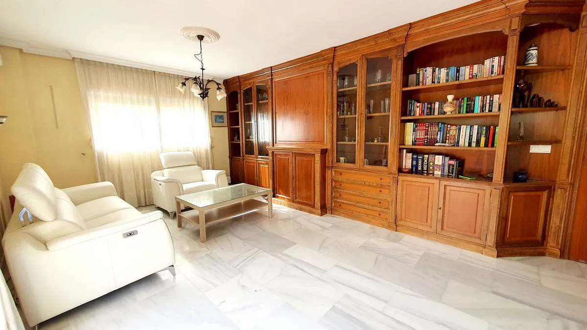 Sunlit Corner Apartment in Fuengirola