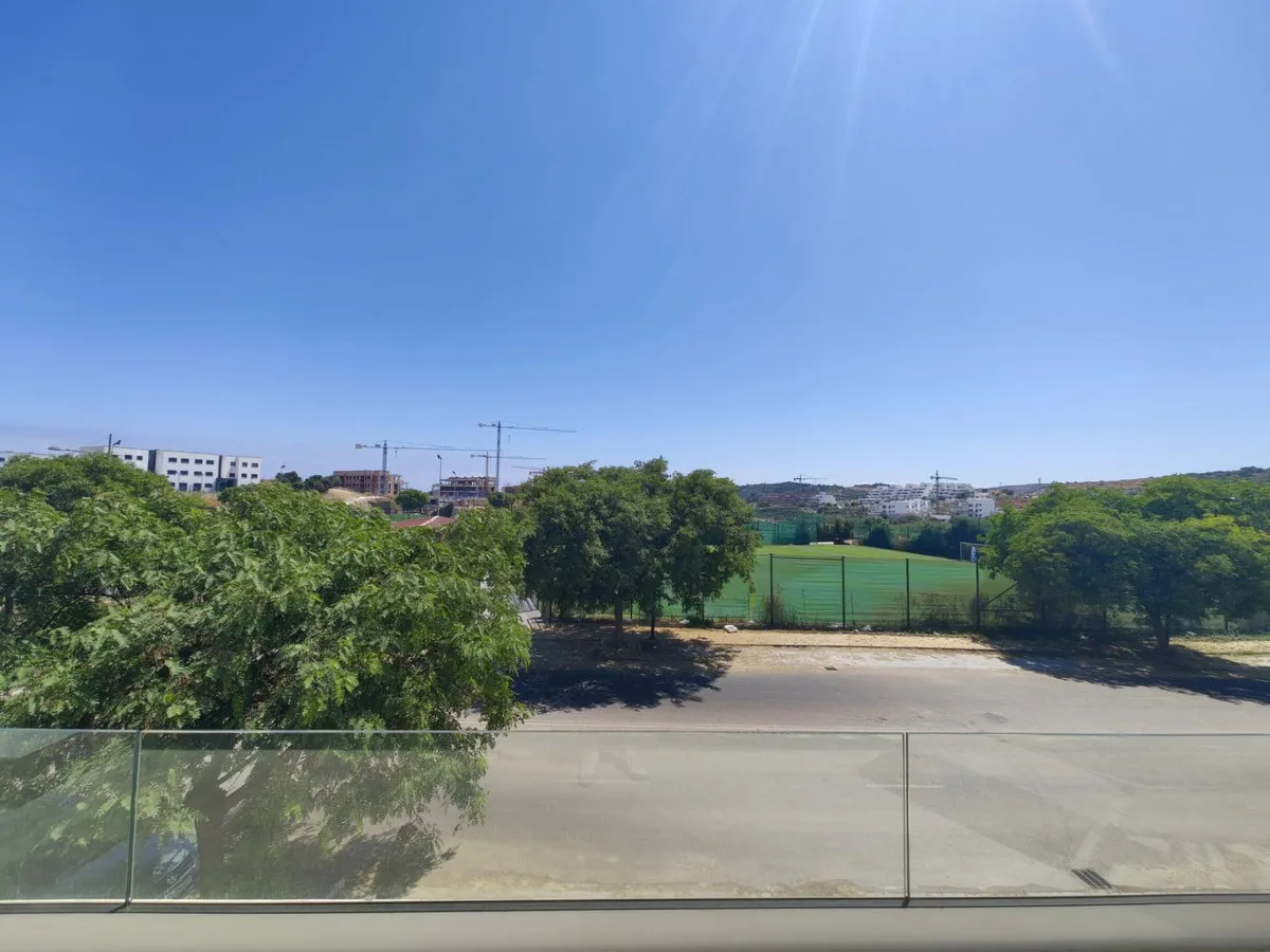 b44cbf20-df78-42a9-90d3-3e1b04de9a44