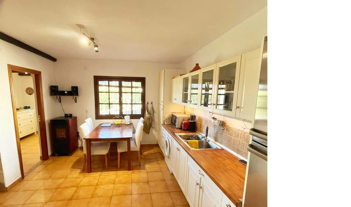 a6c4b3b1-3d12-496c-baff-9f5c610e900c