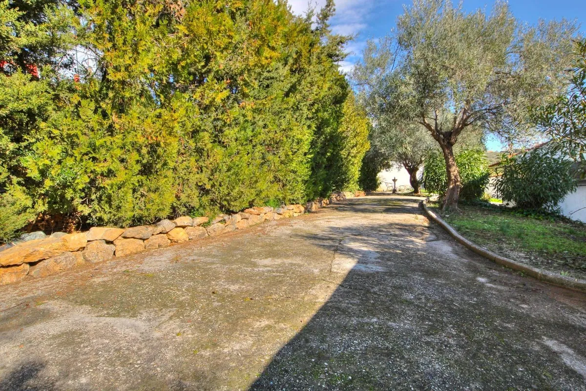 e34ea6a2-d4ab-4a3e-a739-d39bc2962a0d