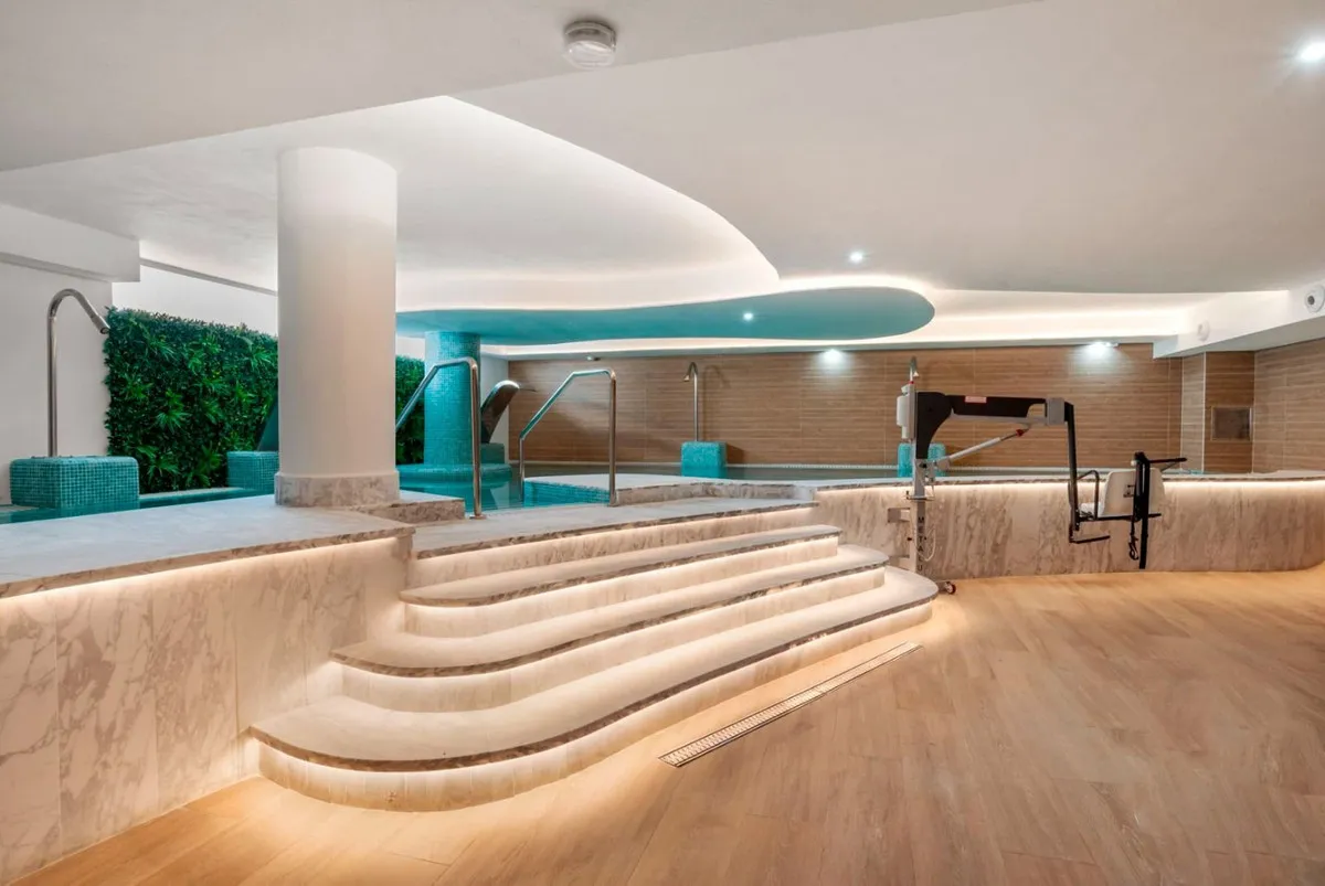 22f06ba4-810d-450e-896f-48bd45b8c3a3