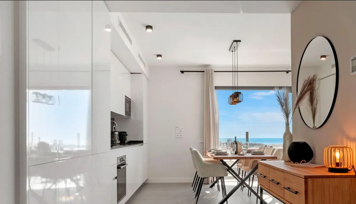 69b43f4b-7a08-4b0a-82a3-44245c4cf787