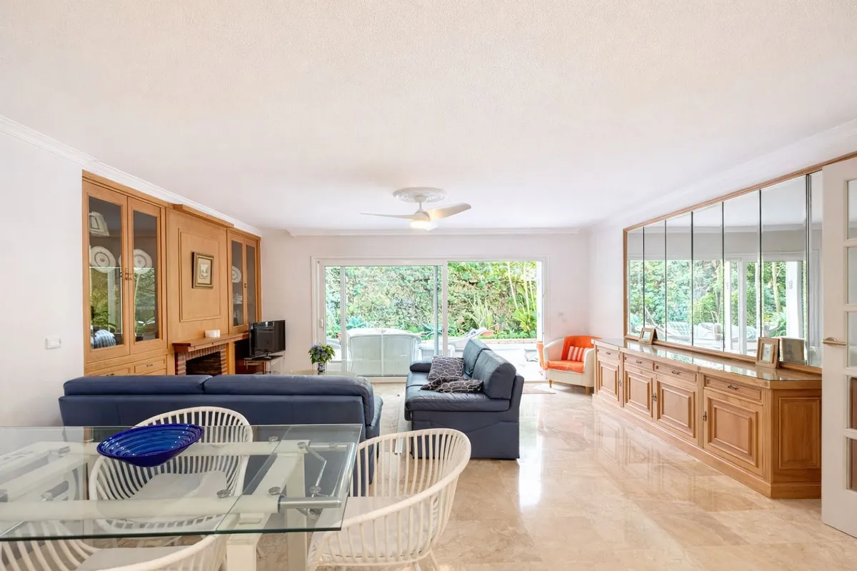 410ad7e8-b66f-4e09-8f24-55820f59a590