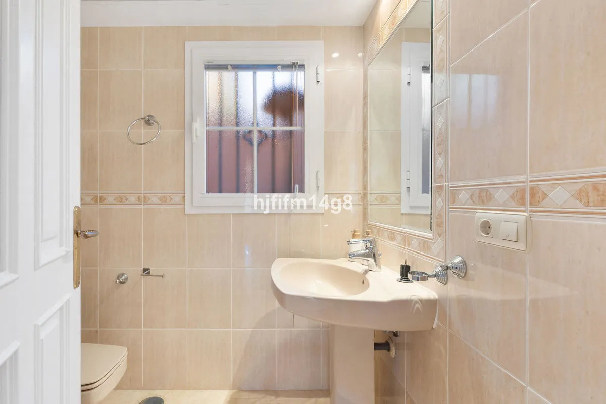 4ebbc773-8912-4ebc-9dcc-0c8e89ae7552