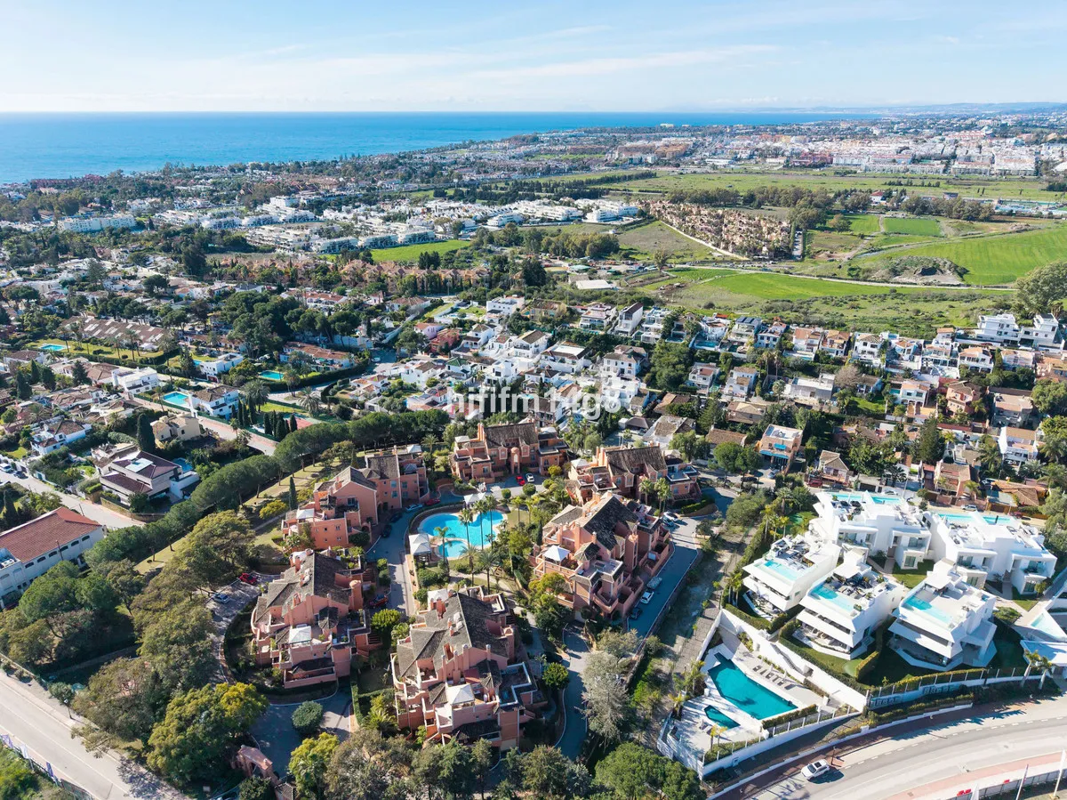 ab0d09f3-aae2-4217-9aef-ab93e323ffd2