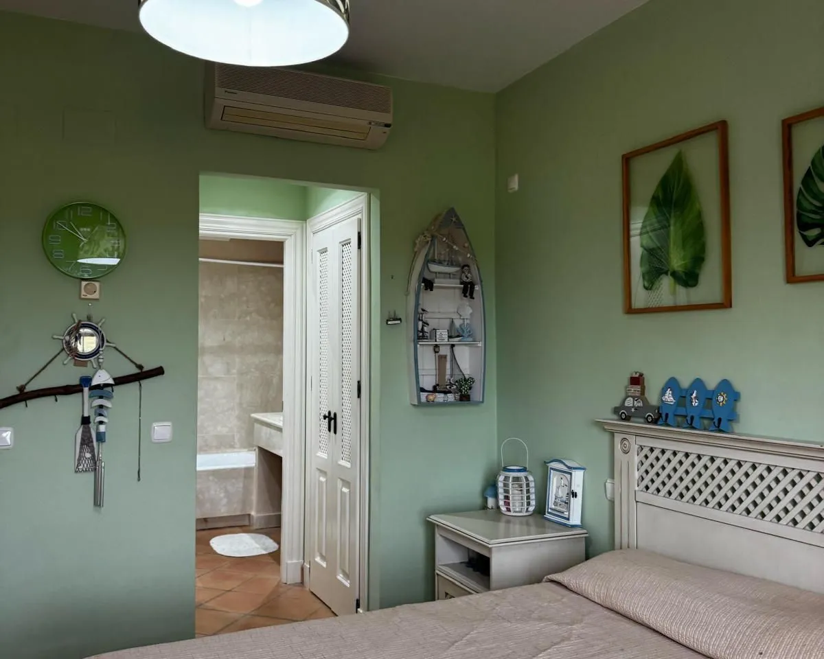 56c0fc83-8e5e-41b0-9de8-2a6f638b2daa