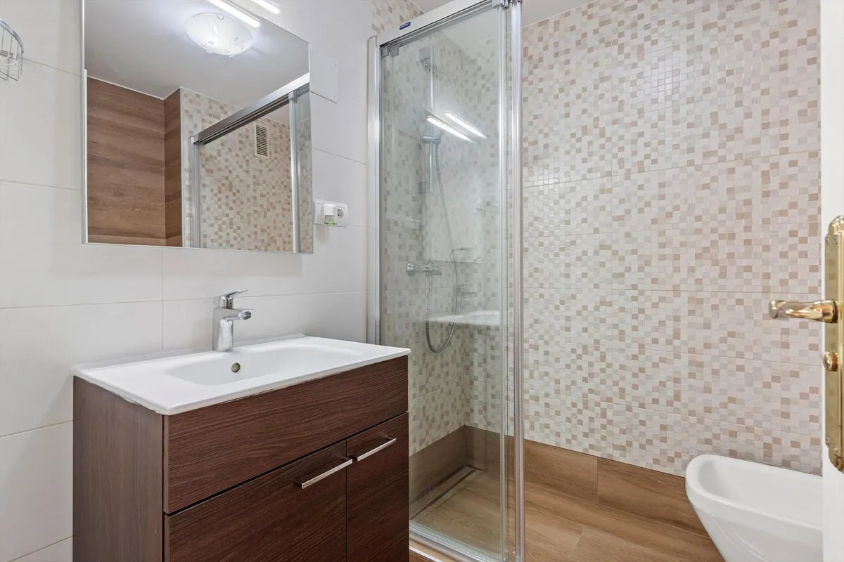 f6f17824-059b-48b4-84c9-6aad4a71144c