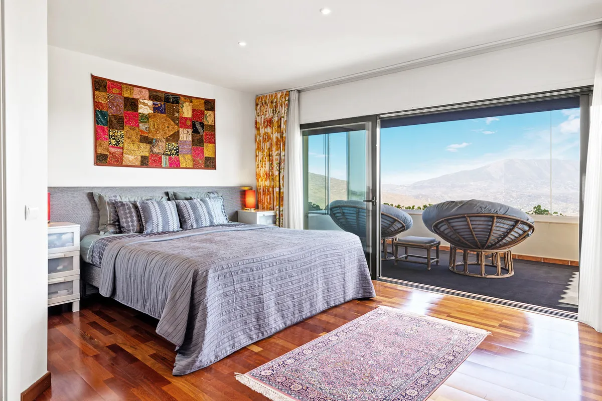 7b157062-2cf4-4ca1-8d74-4c9b7eecf7d1