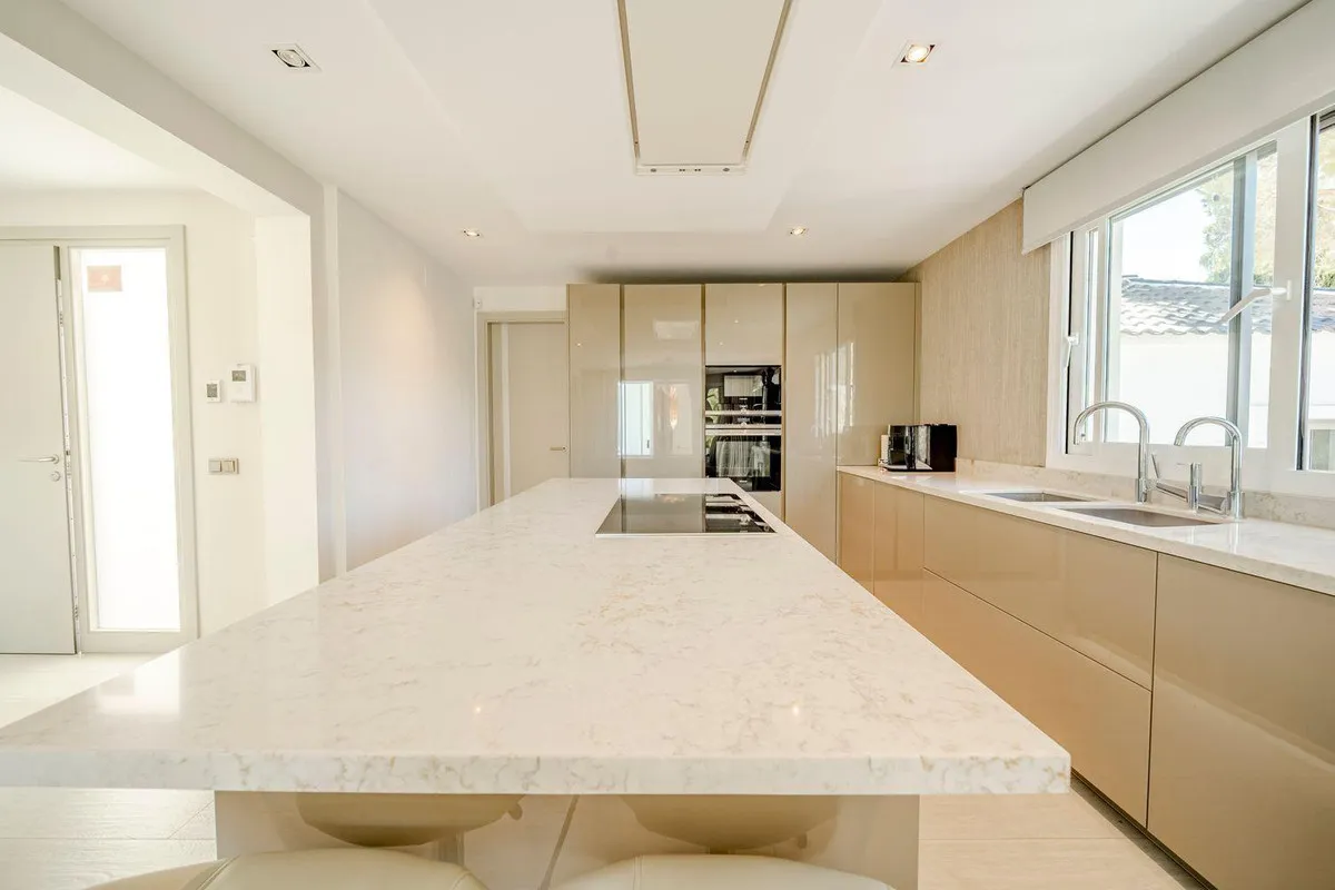 6de0e2ce-a992-438c-8d6d-43cfd5978dc4